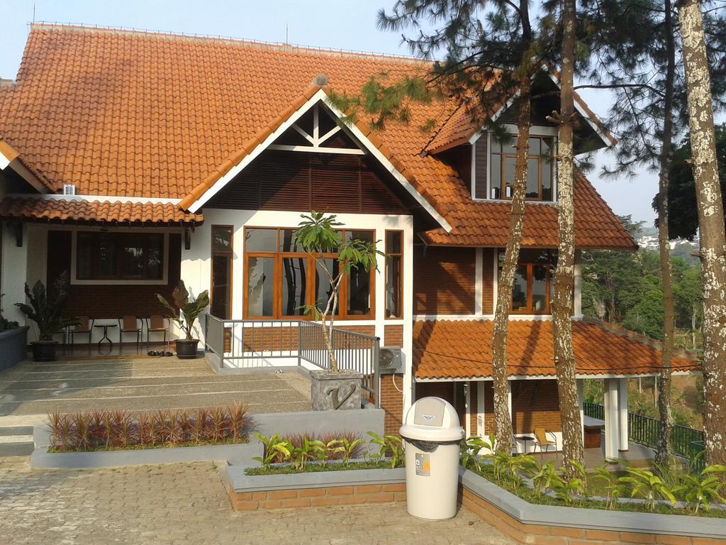 The Valley Resort Hotel Cimenyan Экстерьер фото